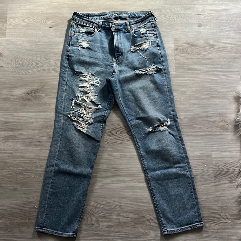 American Eagle mom jeans